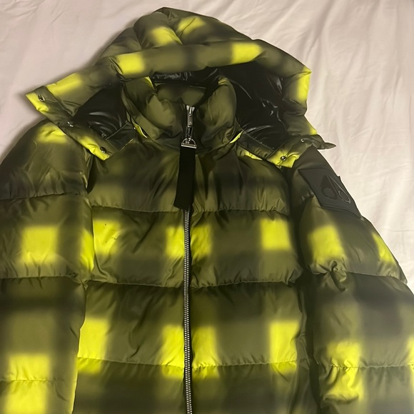 Power puff moose knuckle Worn a few times but mostly pretty fresh size medium - Picture 1 of 3